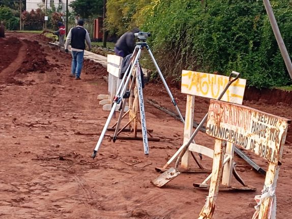 Esfuerzo Compartido: avanzan las obras de cordón cuneta y badén en el Barrio Ecológico de Oberá