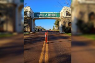 Sacaron “start up” y volvió “tierra colorada” al cartel de El Arco
