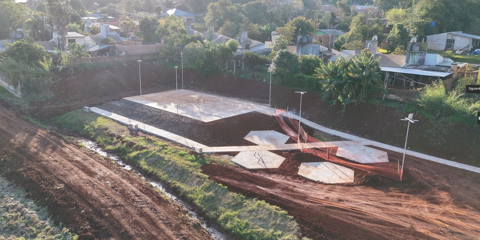 Vecinos de Villa Lindstrom celebran el avance de la nueva plaza: «Es un logro para todo el barrio»
