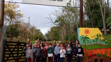 La Dirección de Turismo agasajó a los alumnos de la Escuela Especial N° 13 que pintaron los murales del Jardín Botánico