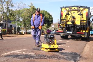Oberá moderniza sus trabajos de bacheo logrando más eficiencia y capacidad de respuesta