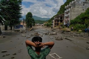 Tragedia en Nepal: suben a 270 los muertos y buscan a más de 1300 desaparecidos