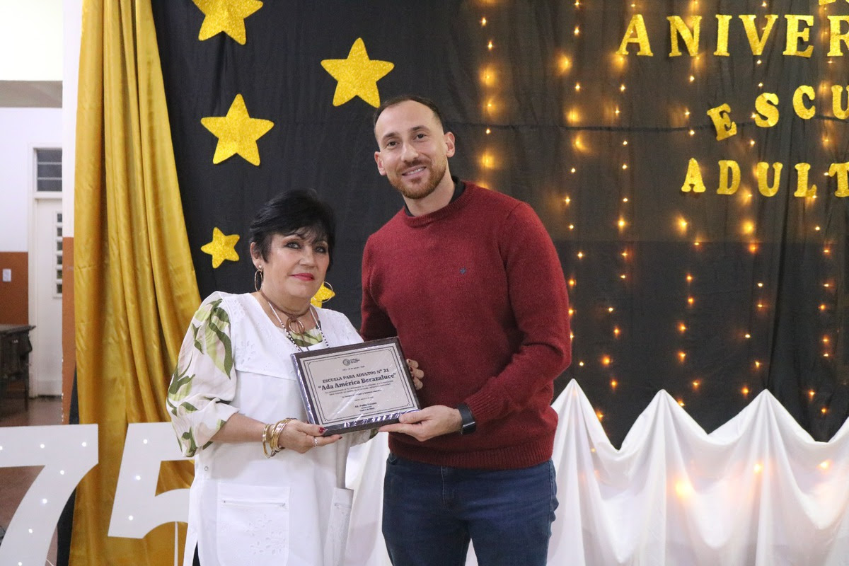 El municipio acompañó la celebración  de los 75 años del EPJA N.º 21 en Oberá