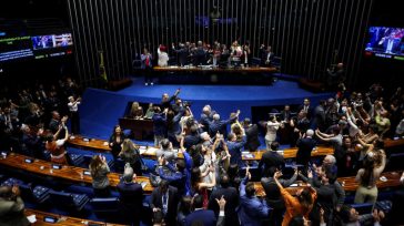 Brasil aprueba reducir la jornada laboral en vísperas del balotaje