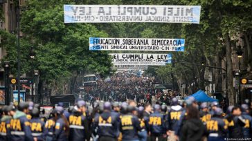 Incidentes y represión policial durante la quinta marcha Federal Universitaria