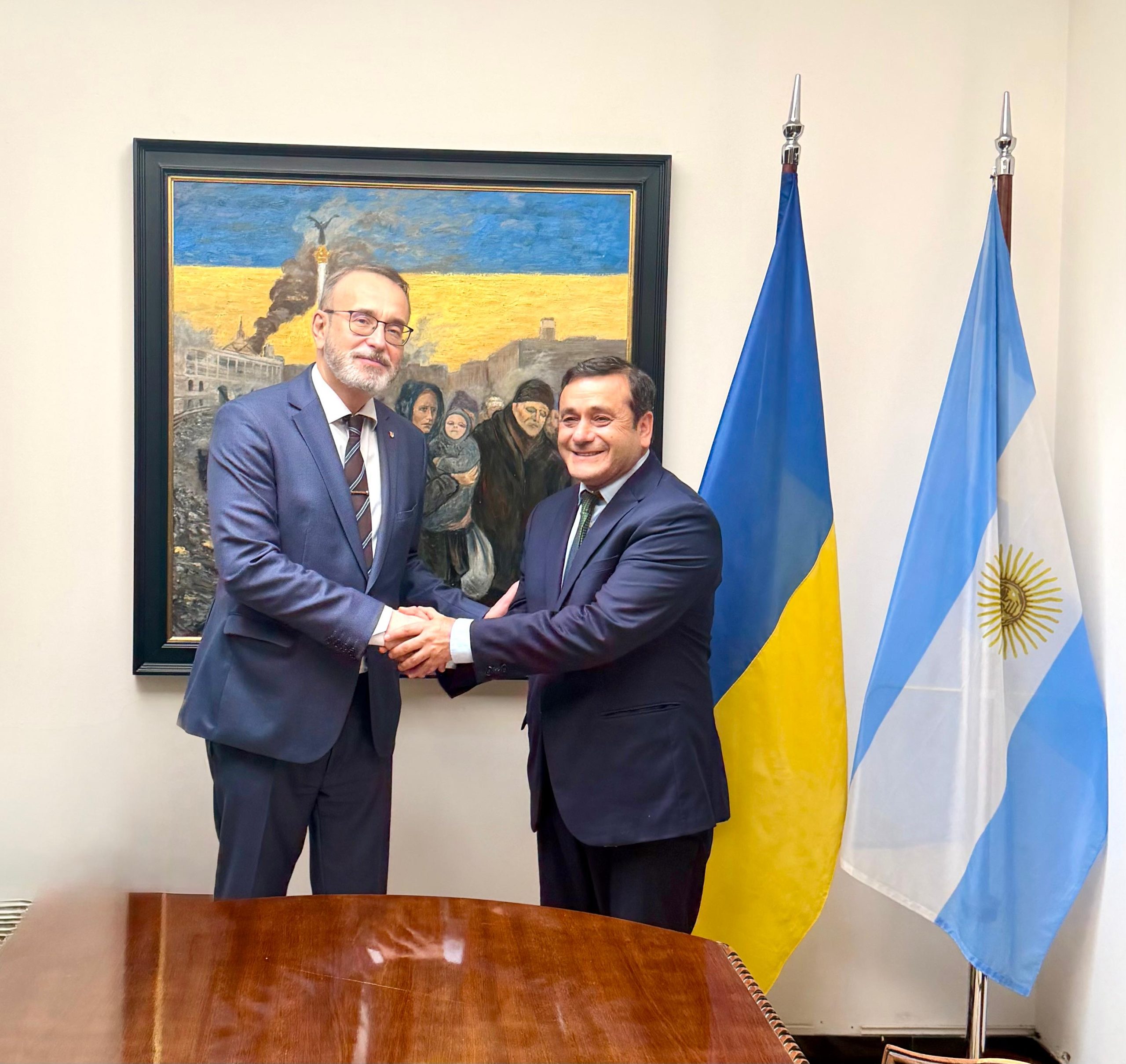 Misiones y Ucrania refuerzan vínculos: Herrera Ahuad se reunió con el embajador Yuri Klymenko
